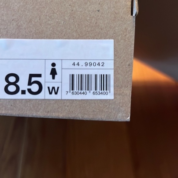 On Cloudultra shoes brand new in box.  Glacier/Frost color - beautiful! - Picture 5 of 5